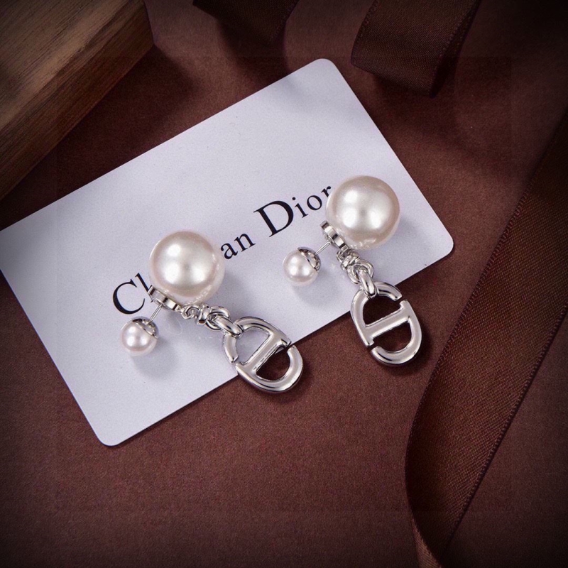 chr1st1an D10r earrings